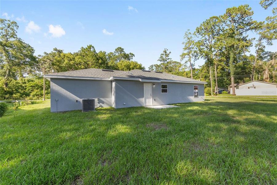 Exterior details and patio area of a home in , Ocala (Image 20).