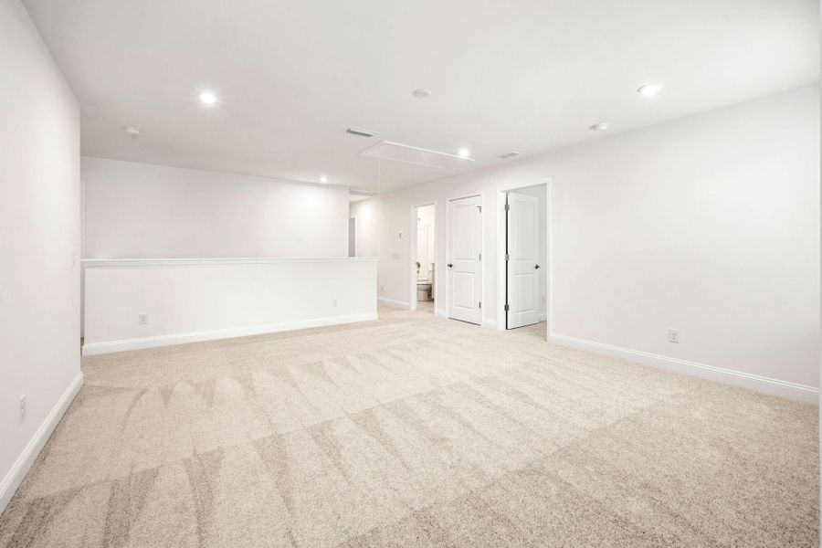 Spacious, unfurnished interior of a new home in Salem Bay, Beaufort (Image 25).