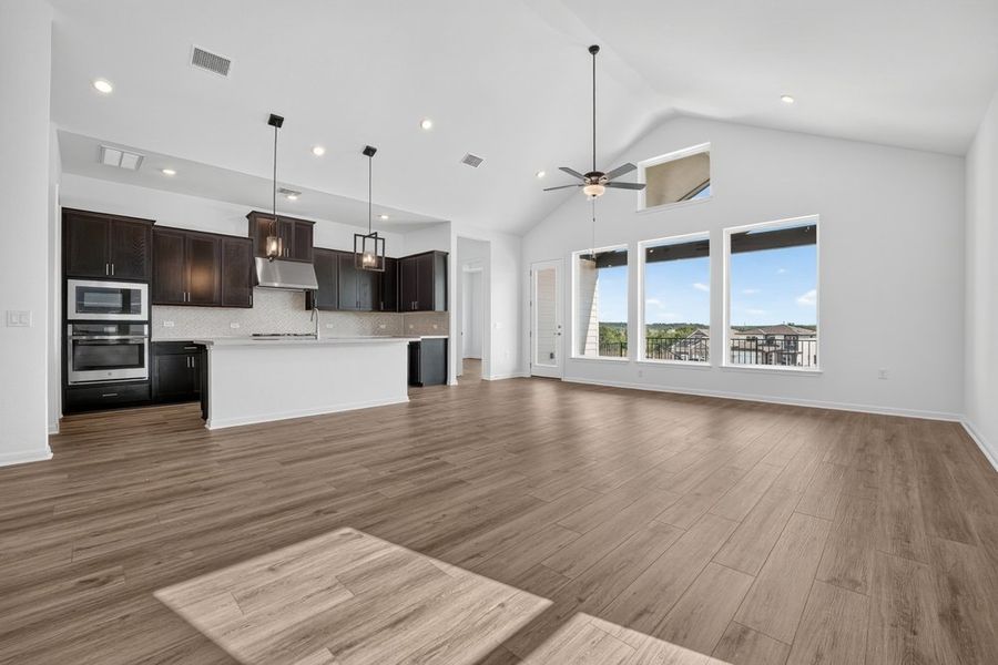 Spacious, unfurnished interior of a new home in Silverleaf, Cedar Creek (Image 12). Spacious, unfurnished interior of a new home in Silverleaf, Cedar Creek (Image 12).