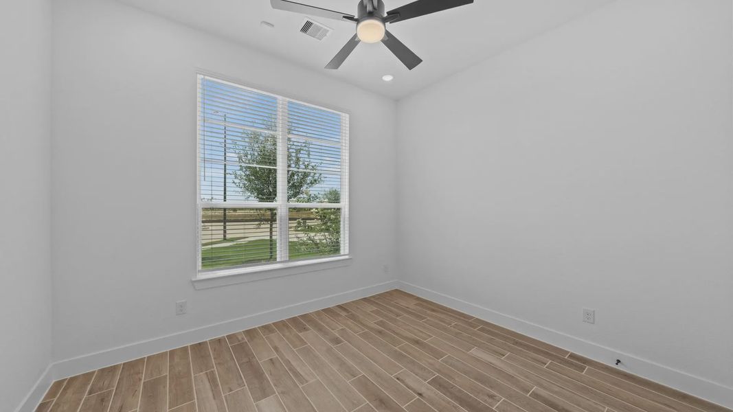 Representative unfurnished interior of a home built from the Rivers by Chesmar Homes in Sofi Lakes, Katy (Image 27).
