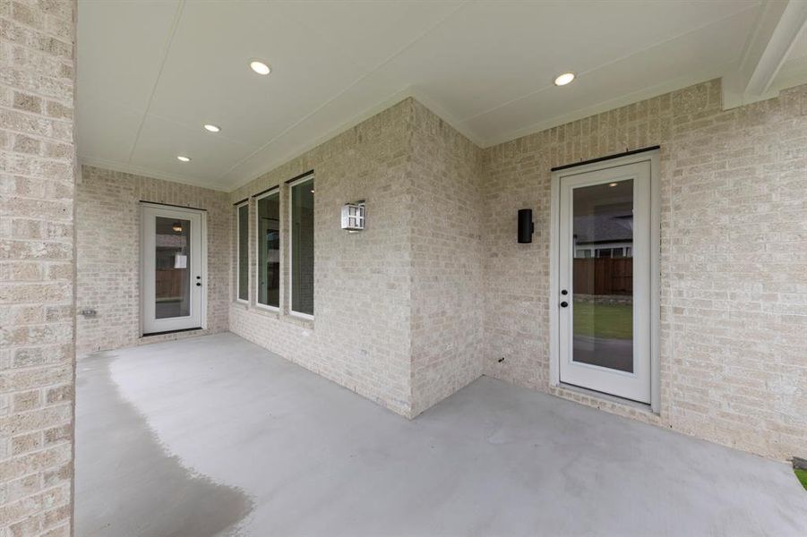 25. 1520 Fairmont - Patio