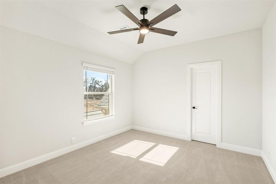 Spacious, unfurnished interior of a new home in Rockwood, Mansfield (Image 32).