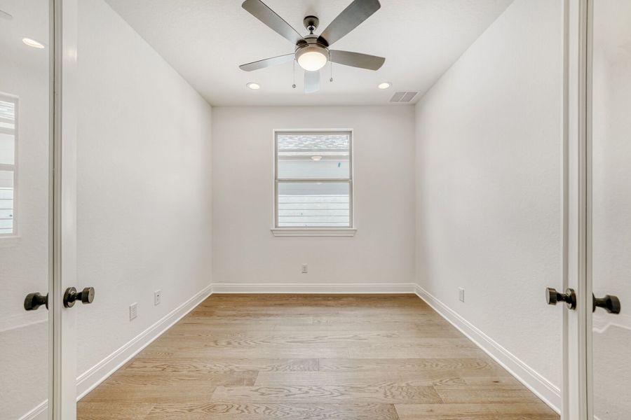 Spacious, unfurnished interior of a new home in The Porch at Du Pre, Buda (Image 19). Spacious, unfurnished interior of a new home in The Porch at Du Pre, Buda (Image 19).