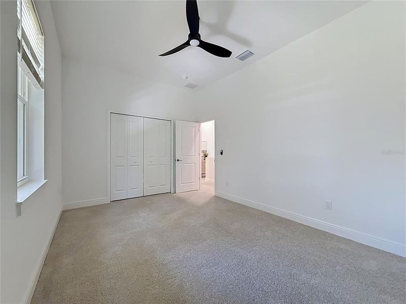 Spacious, unfurnished interior of a new home in , St. Petersburg (Image 34).