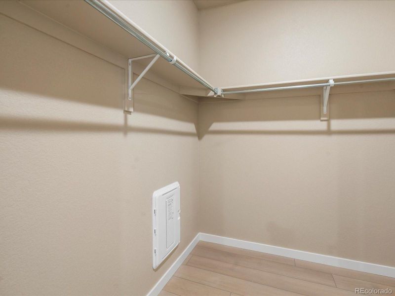 Spacious, unfurnished interior of a new home in Gateway Commons, Denver (Image 23).