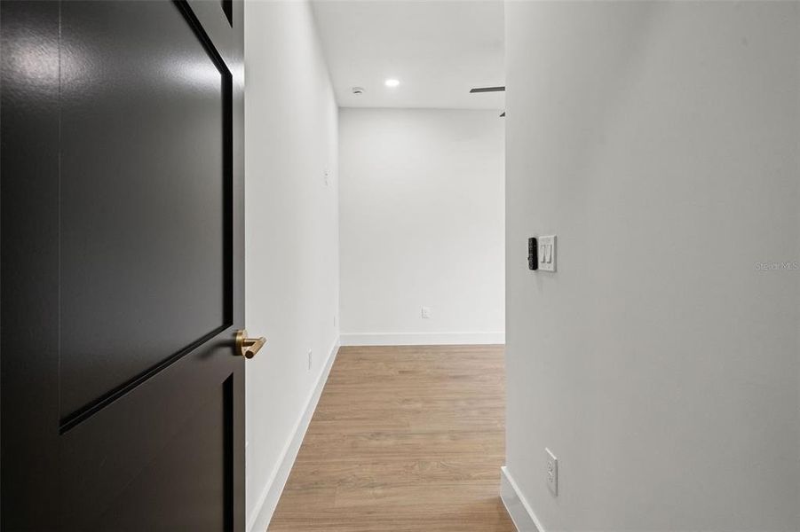 Spacious, unfurnished interior of a new home in , Tampa (Image 51).