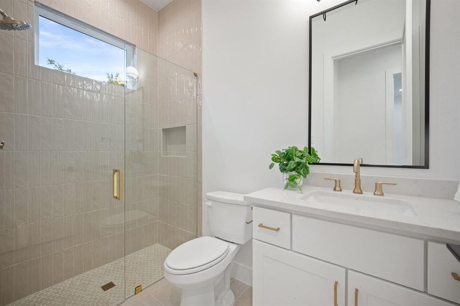 Furnished interior view inside a new home in , Dallas (Image 12).