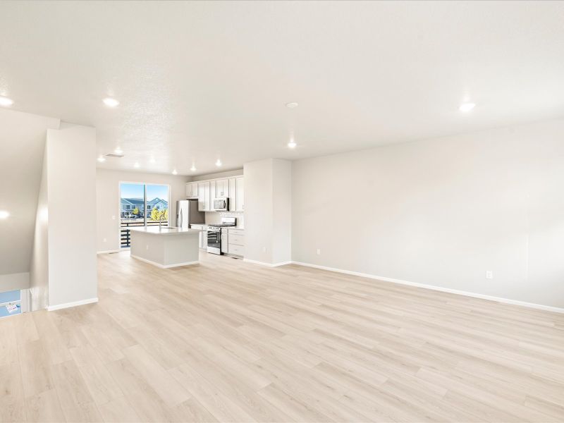 Spacious, unfurnished interior of a new home in Three Hills, Morrison (Image 11).