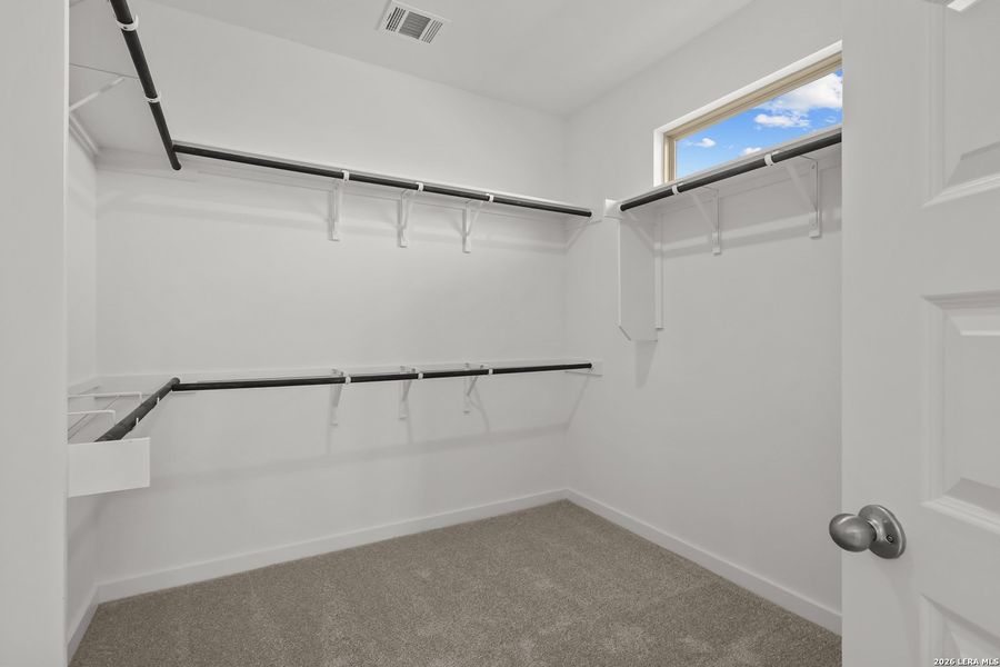 Spacious, unfurnished interior of a new home in Buffalo Crossing, Cibolo (Image 30).
