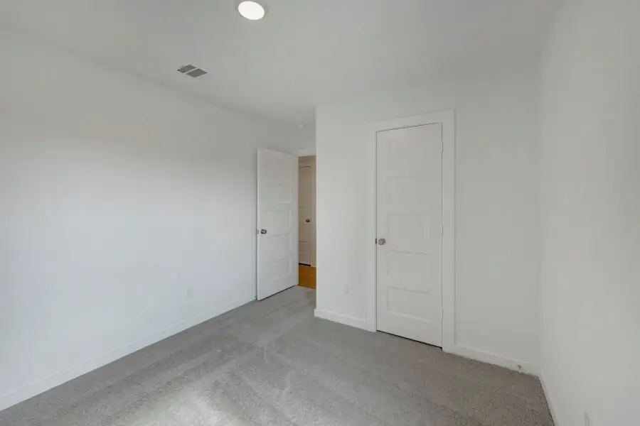 Spacious, unfurnished interior of a new home in Indian Springs, Crosby (Image 21).