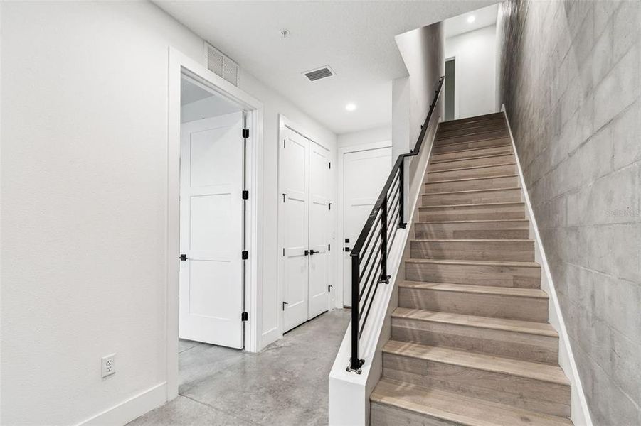 Spacious, unfurnished interior of a new home in , St. Petersburg (Image 24).