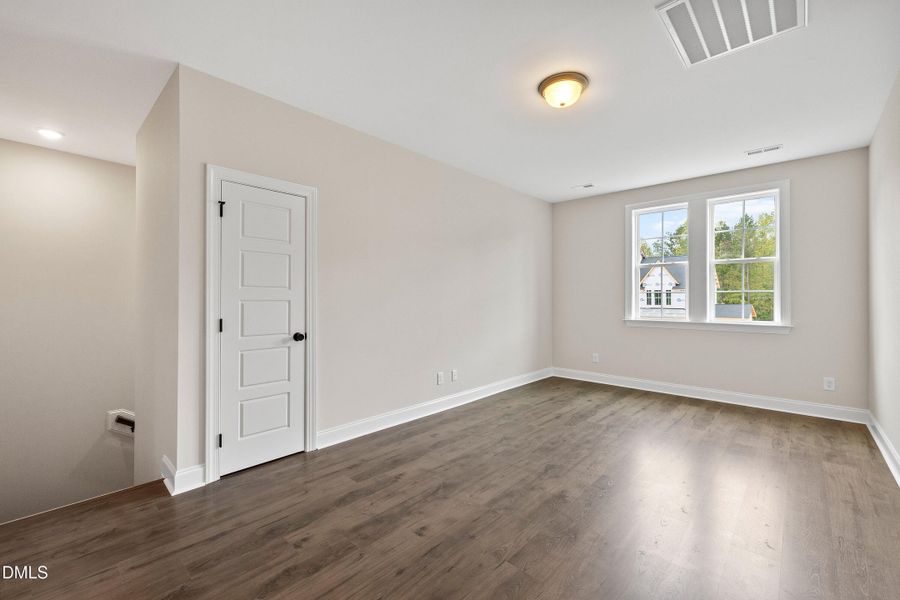 Spacious, unfurnished interior of a new home in Baylee Ridge, Selma (Image 23).