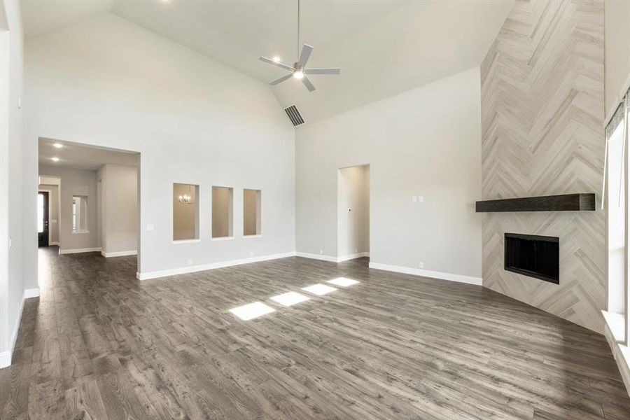 Spacious, unfurnished interior of a new home in Ridgepoint, Midlothian (Image 22).