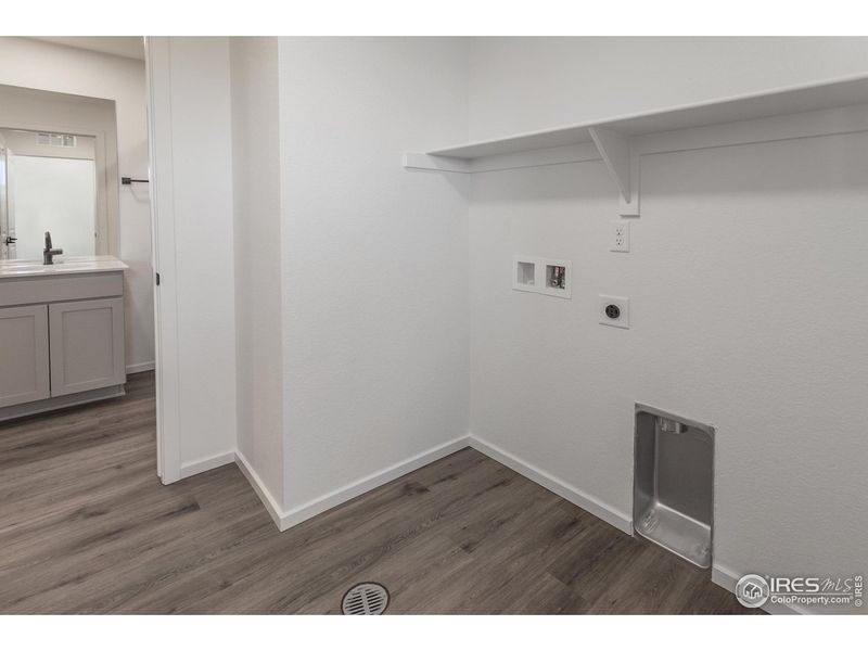 Spacious, unfurnished interior of a new home in , Timnath (Image 22).