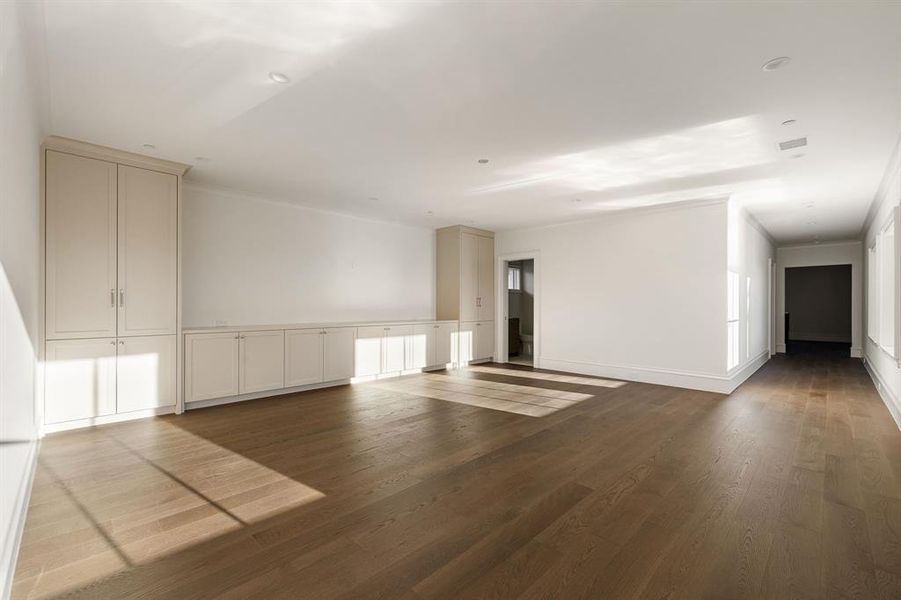Spacious, unfurnished interior of a new home in , Frisco (Image 26).