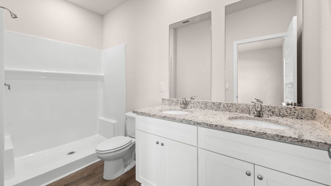 Furnished interior view inside a new home in Liberty, Panama City (Image 9).