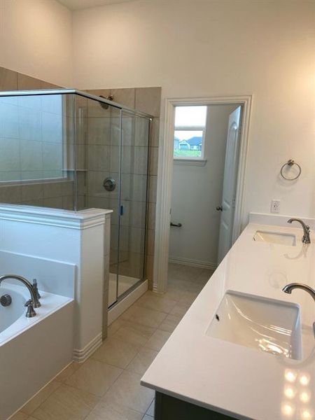Furnished interior view inside a new home in Hillview Addition, Decatur (Image 5).