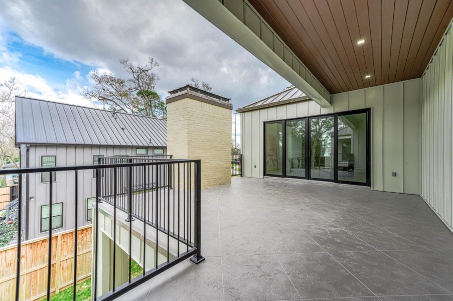 Exterior details and patio area of a home in , Houston (Image 29).