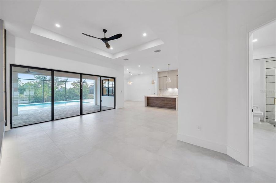 Spacious, unfurnished interior of a new home in , Cape Coral (Image 25).