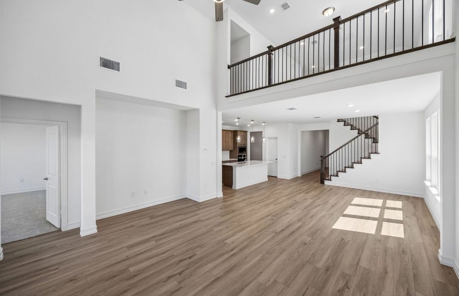 Spacious, unfurnished interior of a new home in Highland Lakes, McKinney (Image 23).
