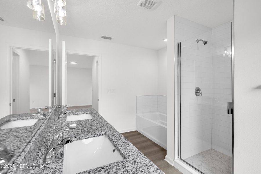 Furnished interior view inside a new home in , Palatka (Image 17).