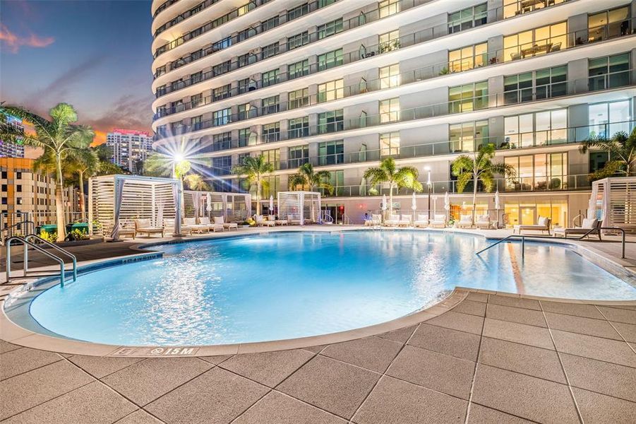 Condo located in St. Petersburg, FL showcasing its design and architecture (Image 28). Condo located in St. Petersburg, FL showcasing its design and architecture (Image 28).