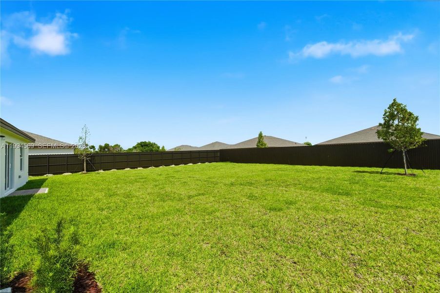 Exterior details and patio area of a home in , Homestead (Image 20).