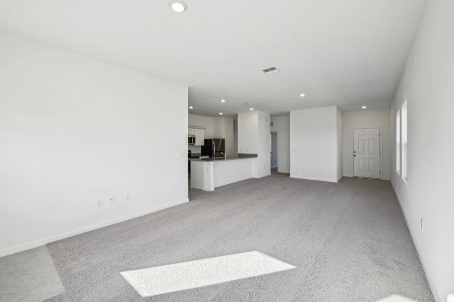 Representative unfurnished interior of a home built from the Larissa by Starlight Homes in Scenic Terrace, Lake Hamilton (Image 14).