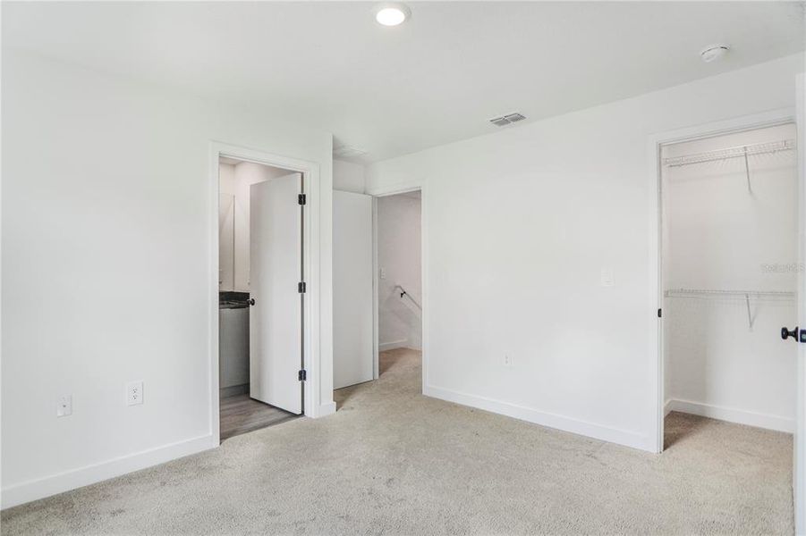 Spacious, unfurnished interior of a new home in , Kissimmee (Image 16).