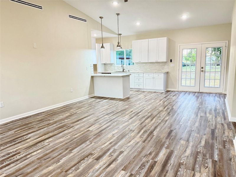 Spacious, unfurnished interior of a new home in , Cleveland (Image 16).