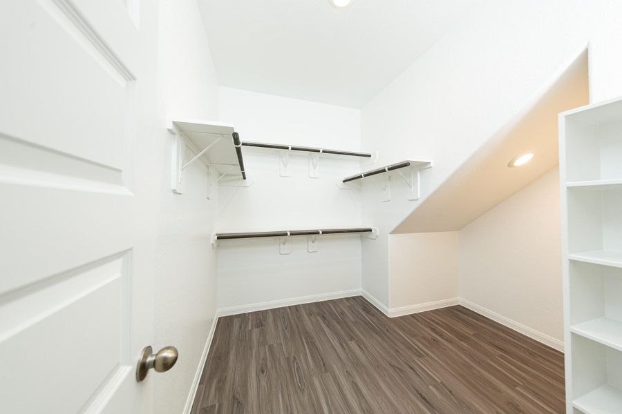 Spacious, unfurnished interior of a new home in River's Edge, Conroe (Image 16). Spacious, unfurnished interior of a new home in River's Edge, Conroe (Image 16).