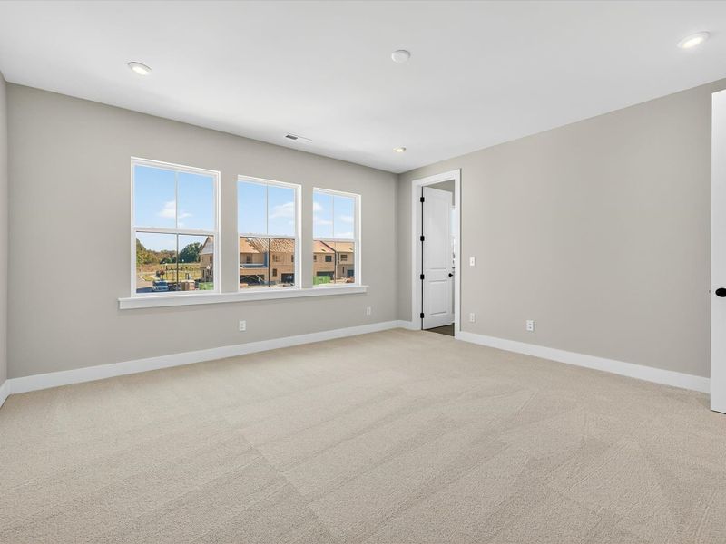 Spacious, unfurnished interior of a new home in Seven Oaks, Belmont (Image 20).