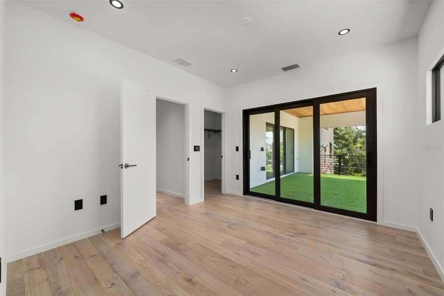 Spacious, unfurnished interior of a new home in , Sarasota (Image 69). Spacious, unfurnished interior of a new home in , Sarasota (Image 69).
