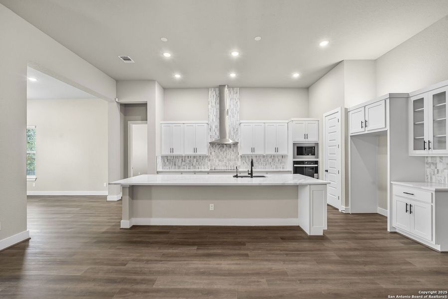 Furnished interior view inside a new home in Arbors at Fair Oaks, Fair Oaks Ranch (Image 6). Furnished interior view inside a new home in Arbors at Fair Oaks, Fair Oaks Ranch (Image 6).