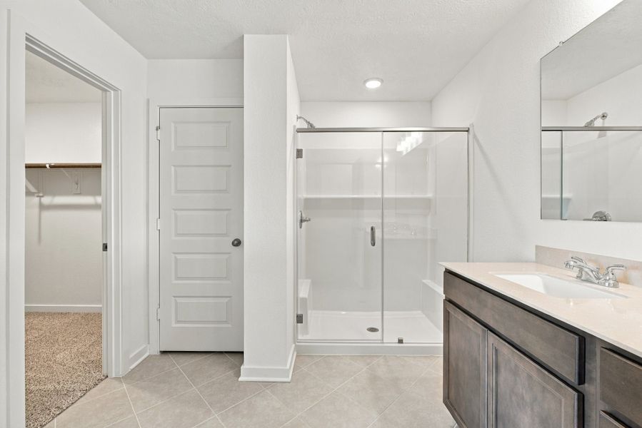 Furnished interior view inside a new home in Arrowhead Farms, Caldwell (Image 5).