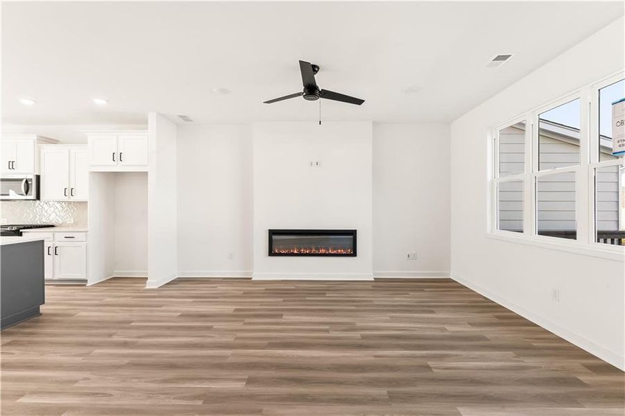 Spacious, unfurnished interior of a new home in East Park Village, Kennesaw (Image 20). Spacious, unfurnished interior of a new home in East Park Village, Kennesaw (Image 20).