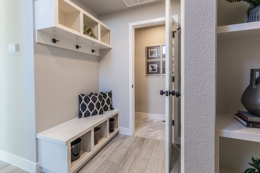 Representative furnished interior of a home built from the Galileo by Hartford Homes in Trailside, Timnath (Image 36).