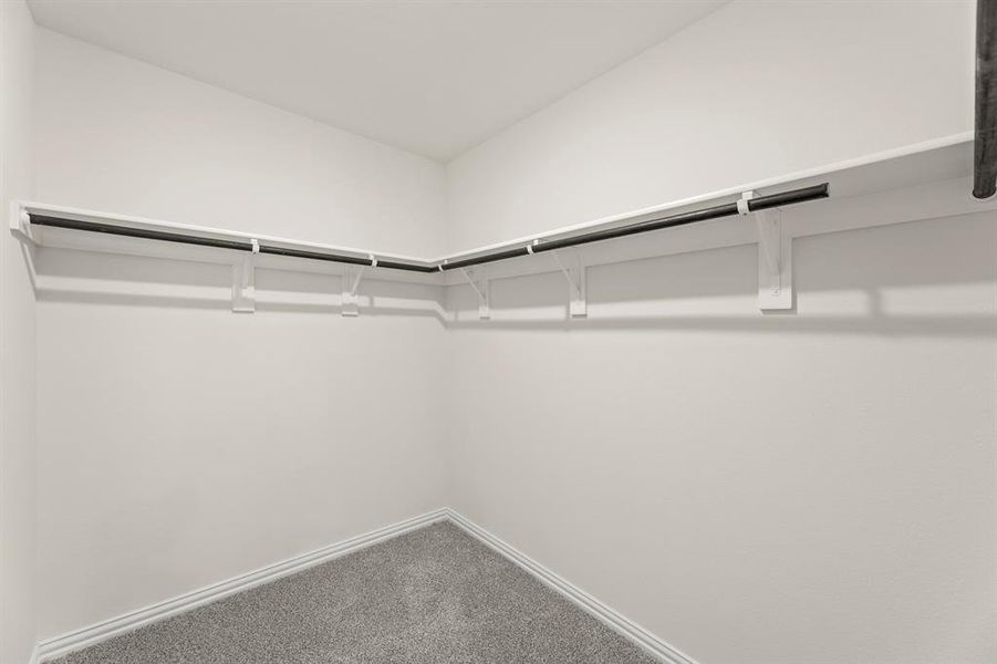 25. 108 Kainos - Closet