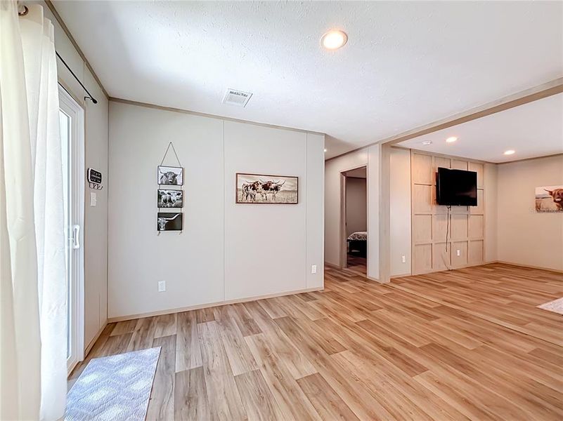 Spacious, unfurnished interior of a new home in , Summerfield (Image 20).