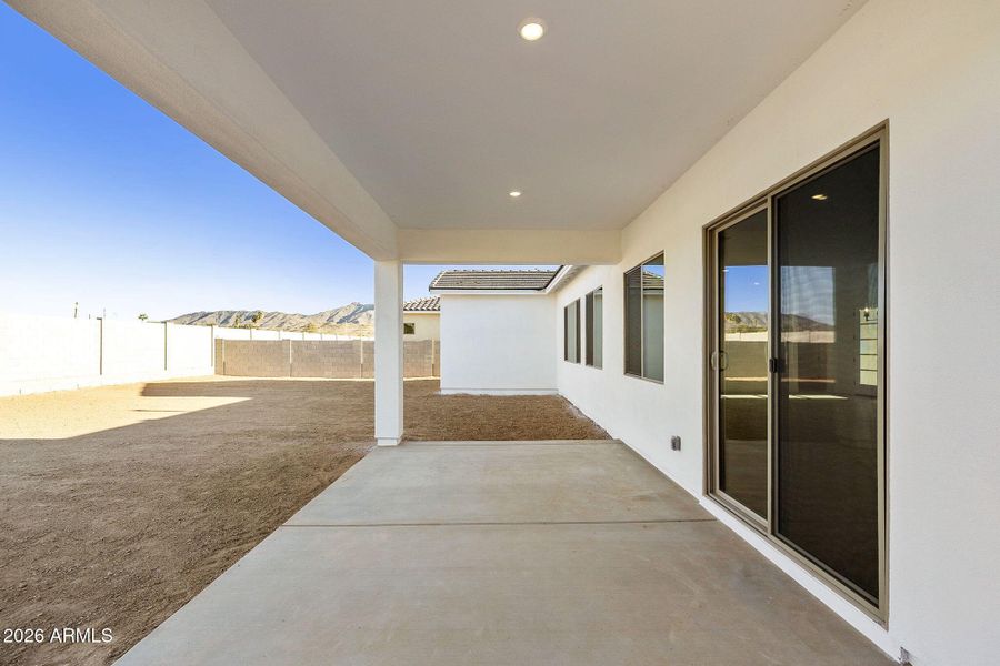 LARGE COVERED BACK PATIO