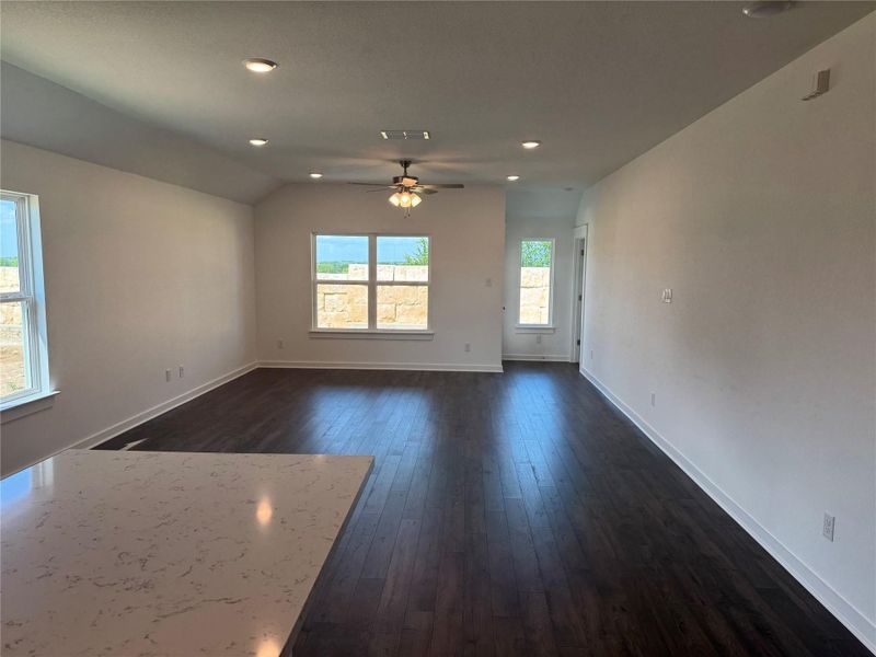 Spacious, unfurnished interior of a new home in Hunters Glen, Jarrell (Image 18).