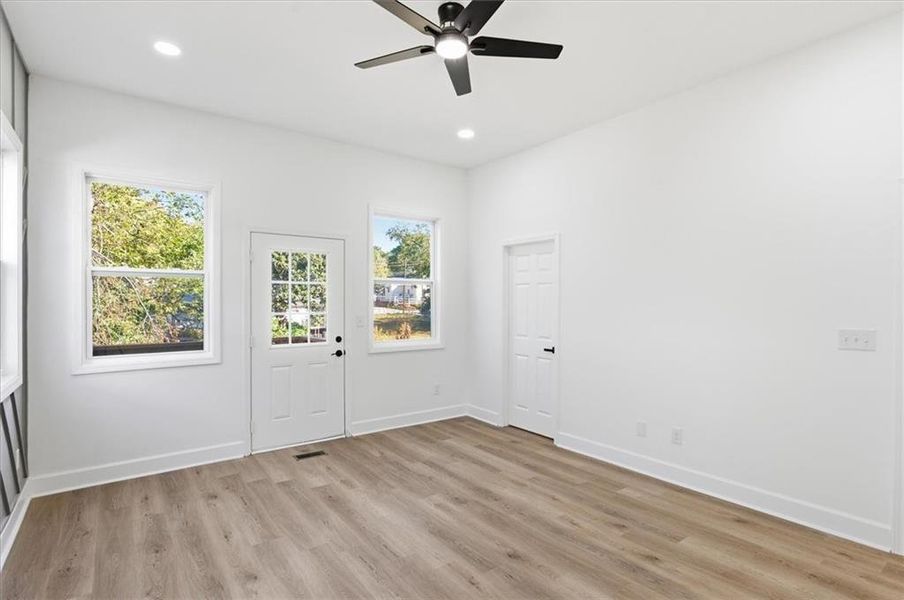 Spacious, unfurnished interior of a new home in , Atlanta (Image 47).