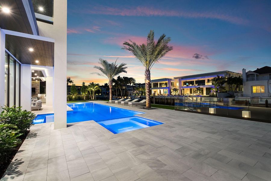 169_Coconut_Palm_Road_Dusk_19