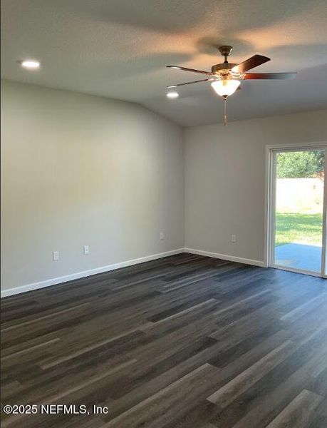 Spacious, unfurnished interior of a new home in , Jacksonville (Image 19).