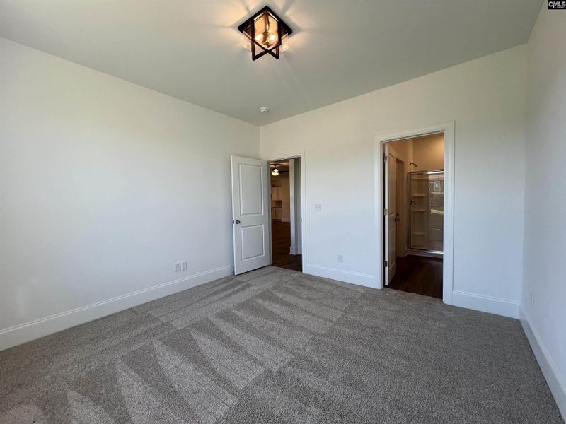 Spacious, unfurnished interior of a new home in Beach Forest, Sumter (Image 25).