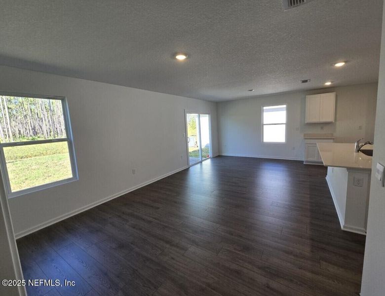 Spacious, unfurnished interior of a new home in Copes Landing, Jacksonville (Image 29). Spacious, unfurnished interior of a new home in Copes Landing, Jacksonville (Image 29).