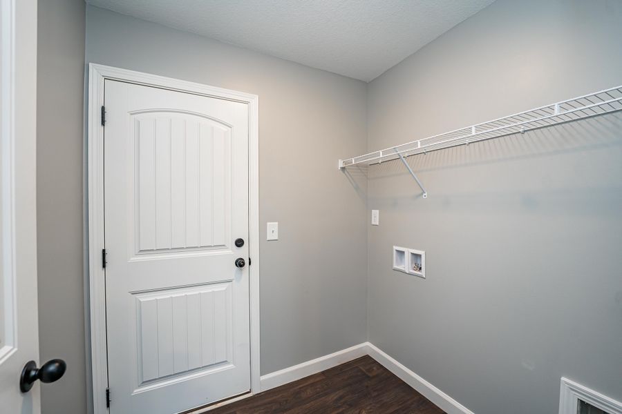 Representative unfurnished interior of a home built from the Saxon by Enchanted Homes in Guadalupe Heights, Seguin (Image 21).