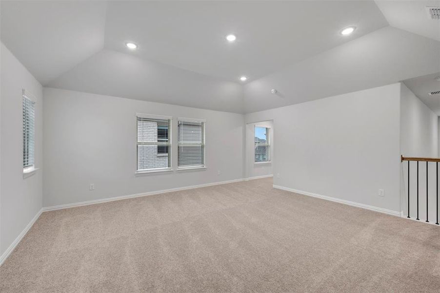 Spacious, unfurnished interior of a new home in Lilyana, Celina (Image 35).