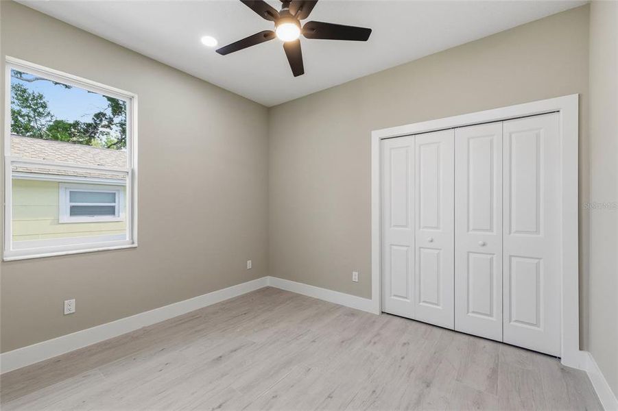 Spacious, unfurnished interior of a new home in , Tampa (Image 24).