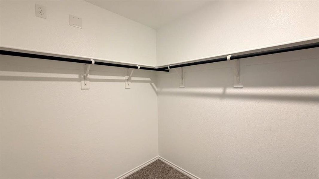 Spacious, unfurnished interior of a new home in Meadowbrook Estates, Cleburne (Image 10).